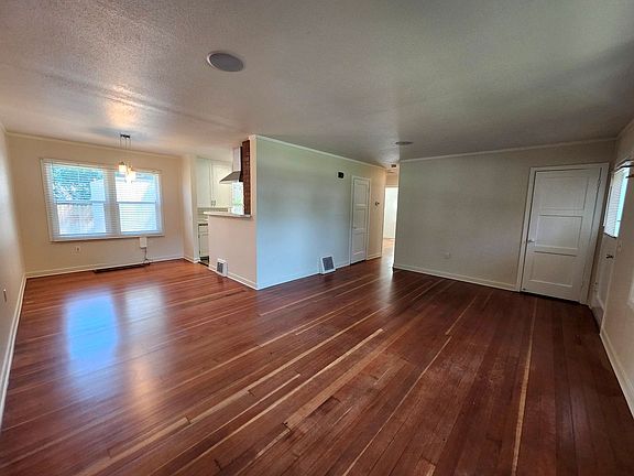 5th image of 1332 Hunt Ave
