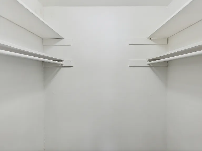 Fairway Club Apartments — Photo 26