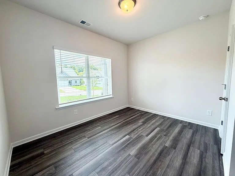 100 Rory Dr — Photo 5