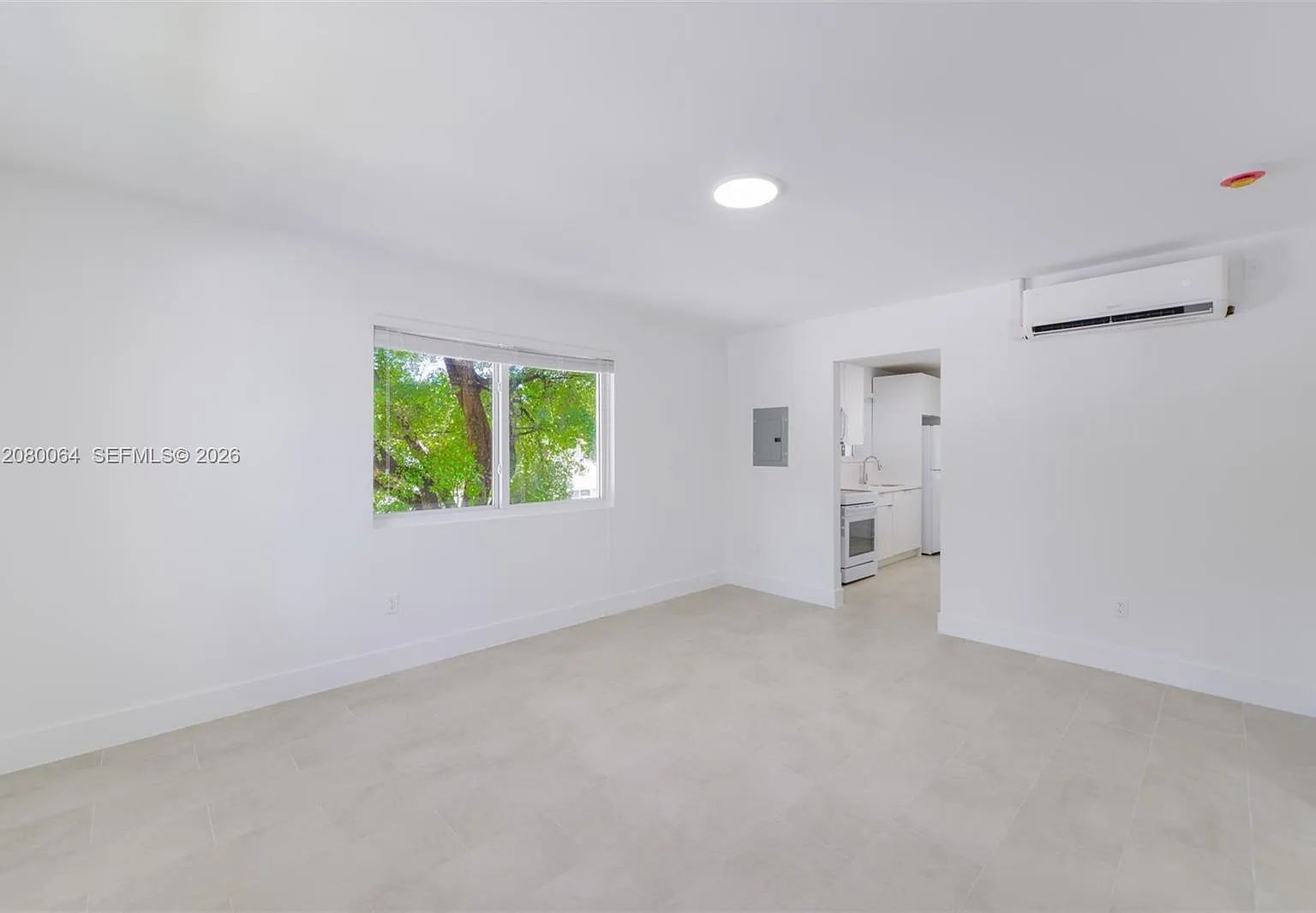 Druid Court Sub — Photo 1