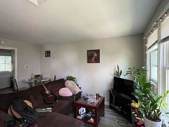 2nd image of 2403 5th Ave Unit 1