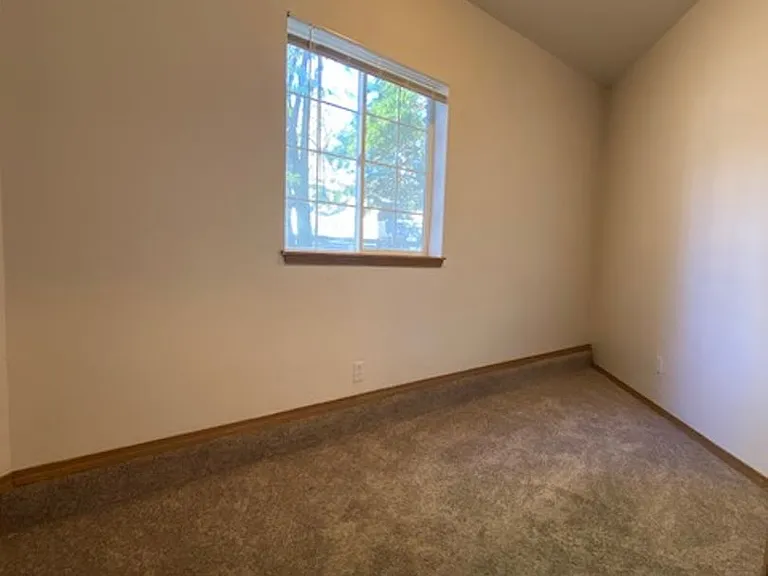 5513 N Driscoll Blvd — Photo 16
