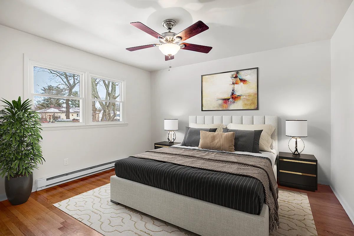 Virtual Staged - 8 Warwick Ave #A