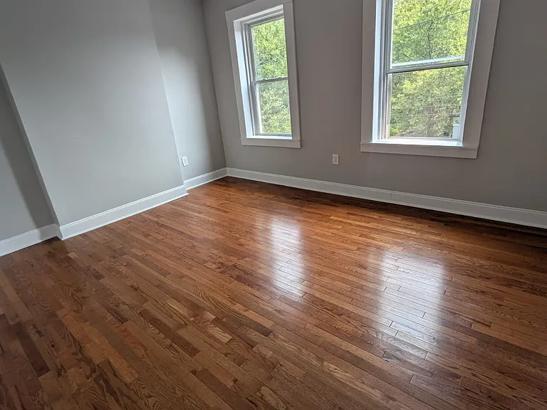 37 William St #33 — Photo 3