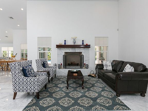 3rd image of 1435 Shorelands Dr W