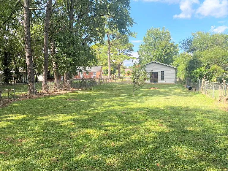 2841 Colonial Cir — Photo 19