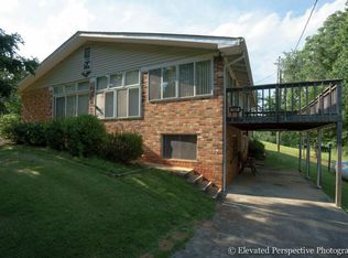 1520 Happy Acres Dr, Moneta, VA 24121