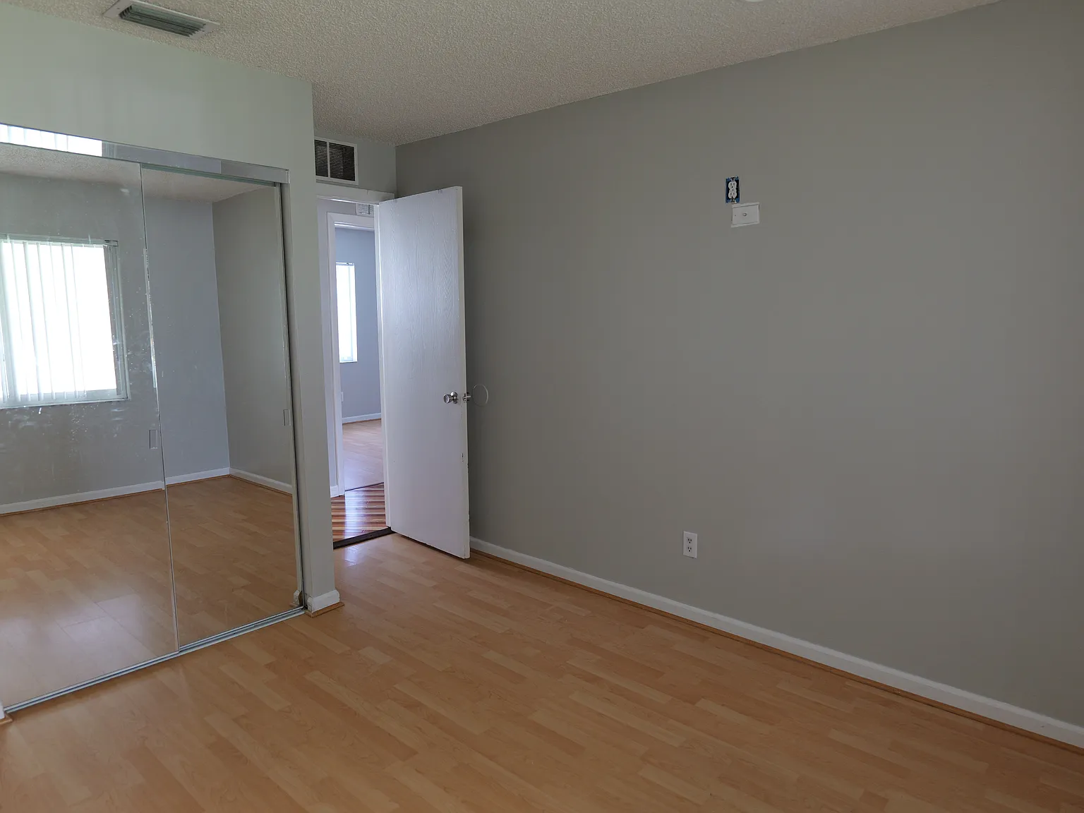 6155 101st Ave — Photo 3