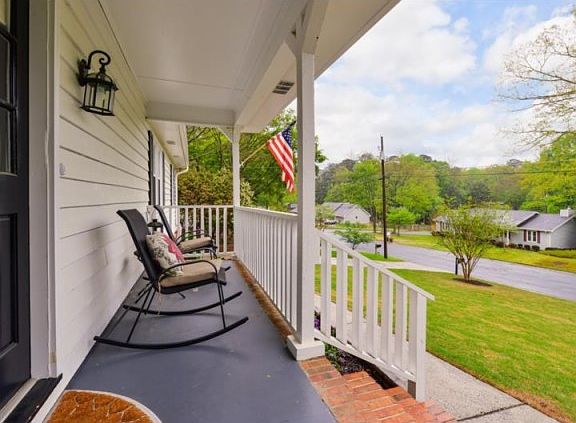 3rd image of 118 Debonaire Dr