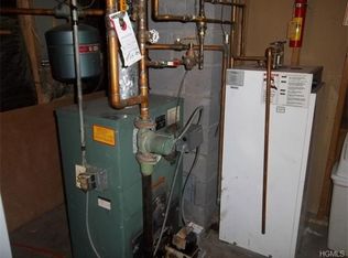 57 Pepper Tree Hill Ln, Southbury, CT 06488