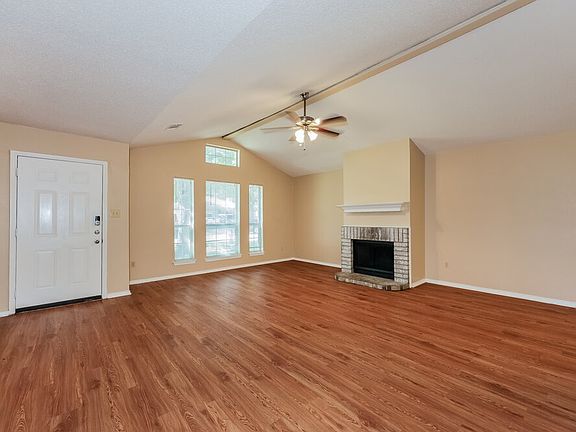 3rd image of 1125 Hidden Creek Dr