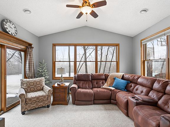 5th image of 343 Sophia Ave E