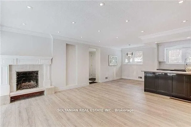 44 Tremont Cres