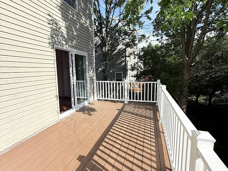 610 Brentwood Ct — Photo 41