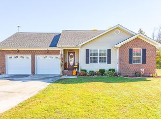 94 Crosswinds Dr, Ringgold, GA 30736