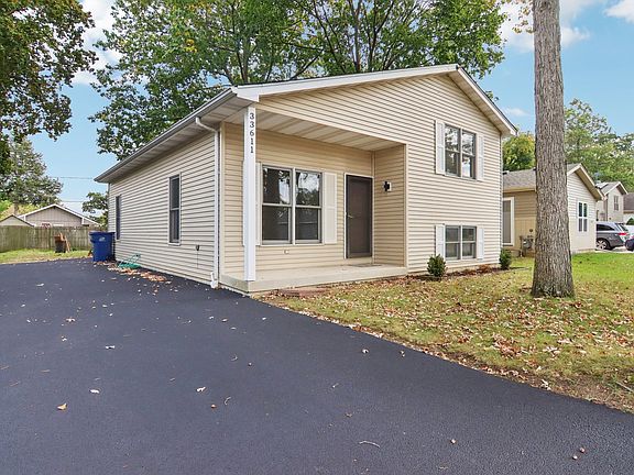 2nd image of 33611 N Idlewild Dr