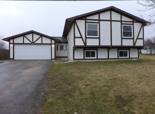 1200 Lorelei Dr, Zion, IL