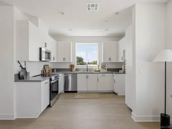 201 Sarina Ln, San Marcos, CA 92069