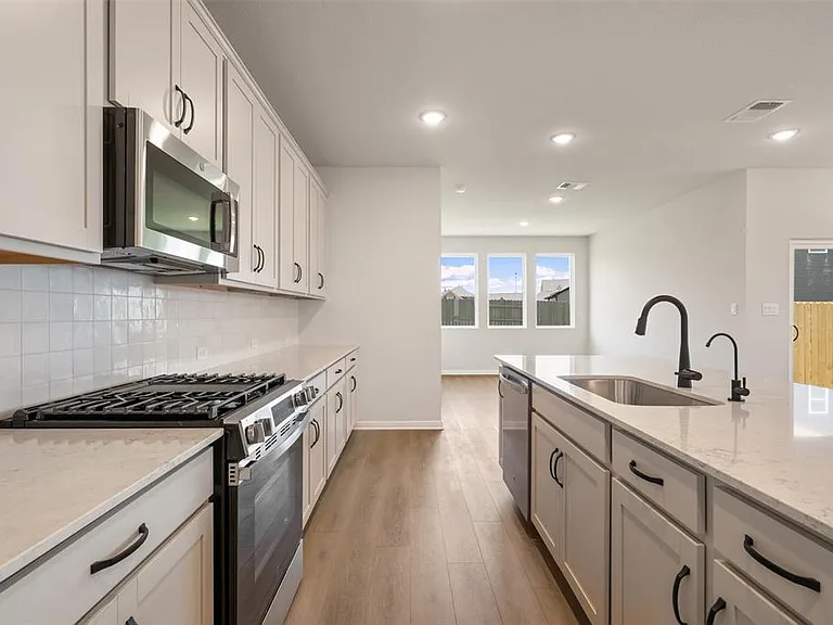 113 Coleto Trl — Photo 18