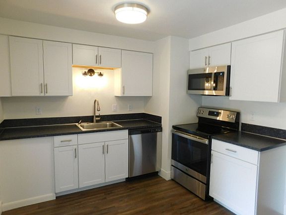 2nd image of 351 Clay St E #5