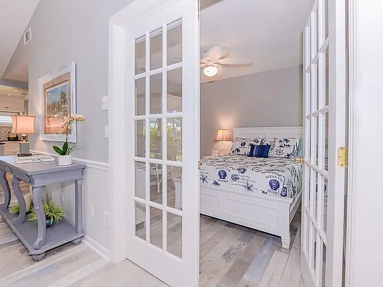 4031 NE Breakwater Dr — Photo 25