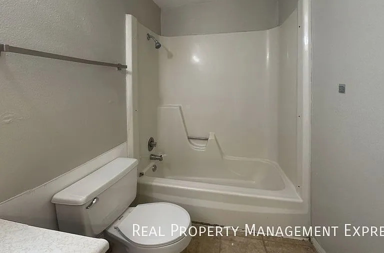 3711 S Cathy Ave #4 — Photo 21