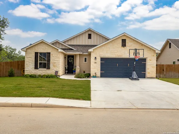 218 Iron Gate, Pleasanton, TX 78064