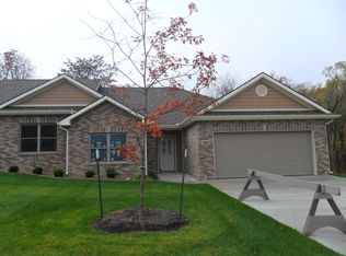 2002 Fountain Creek Dr, Saint Joseph, MO 64504