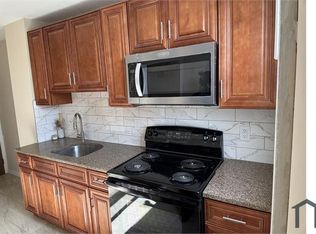 6511 Tulip St, Philadelphia, PA 19135