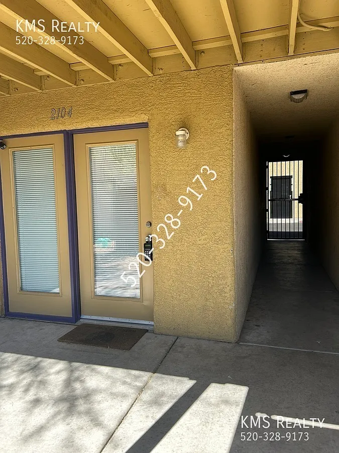 Newly Remodeled Duplex - Owner/Agent — Photo 2
