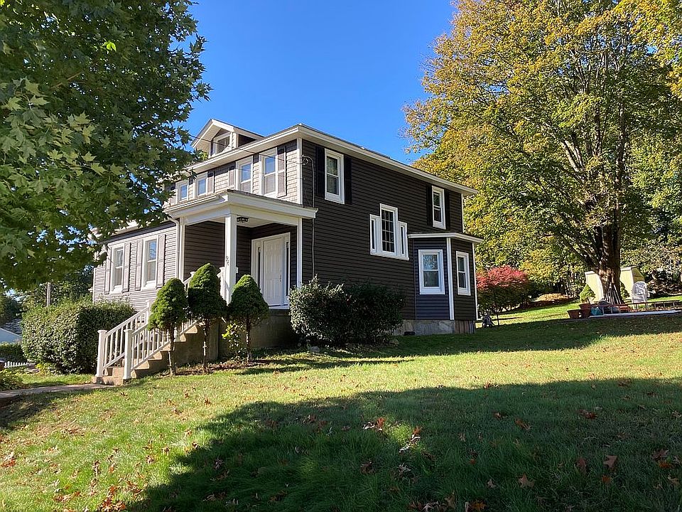 2nd image of 96 Llewellyn St