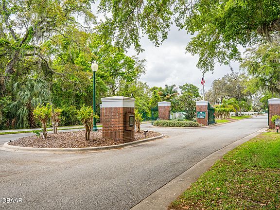 4th image of 1307 Crepe Myrtle Ln
