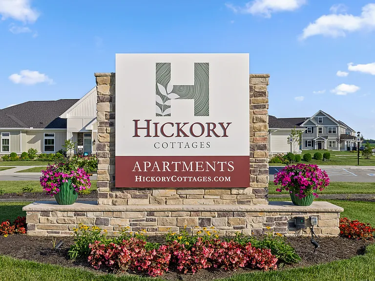 Hickory Cottages Apartment Homes — Photo 54