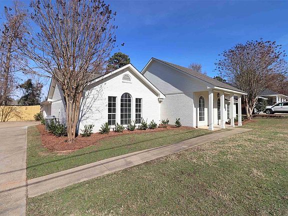 5th image of 126 Parkwood Blvd