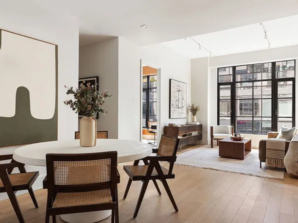 517 W 29th St APT 2B, New York, NY 10001