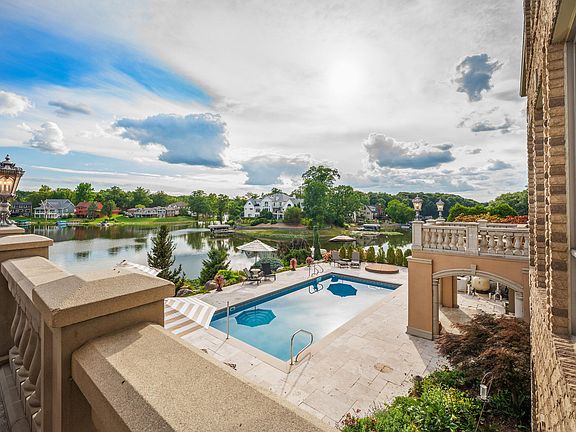 3rd image of 459 Surrey Hill Ln