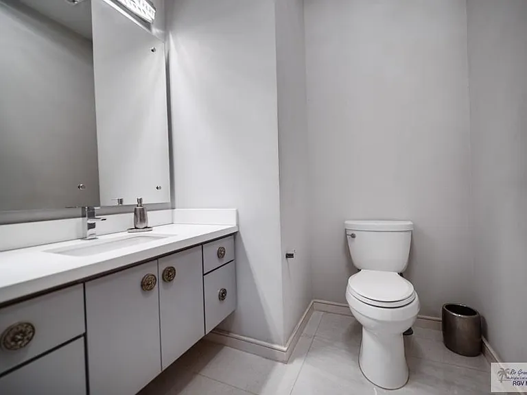 214 Calle Cenizo — Photo 20