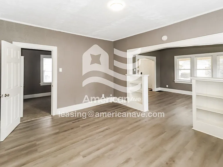 1424347_003_wm_-_living_room_12891393.jpg