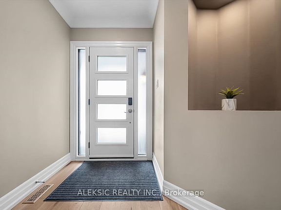 3rd image of 33 Hillpath Cres