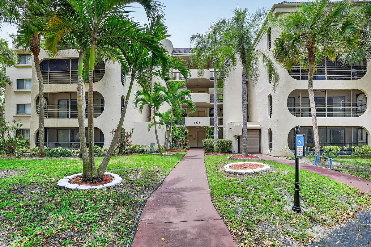 Building Photo - 6328 Longboat Ln W #101