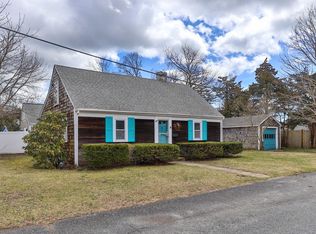 16 Oak St, Hyannis, MA 02601
