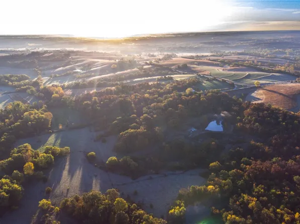 505 Avenue, Columbia, IA 50057