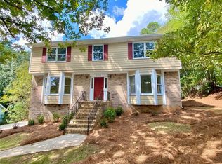 8606 Creekview Ct, Douglasville, GA 30135