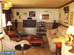 8 Curry Ln, Newark, DE 19713