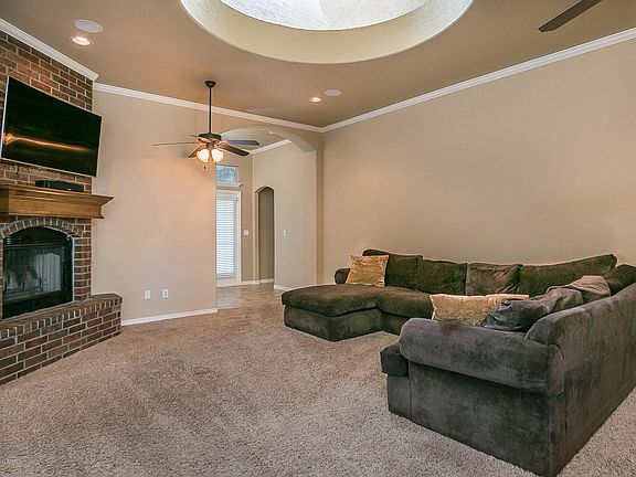 3rd image of 8006 Manor Haven Ct