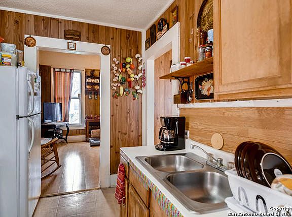 5th image of 714 Sterling Dr