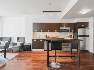 33 Charles St E #3701, Toronto, ON M4Y 0A2