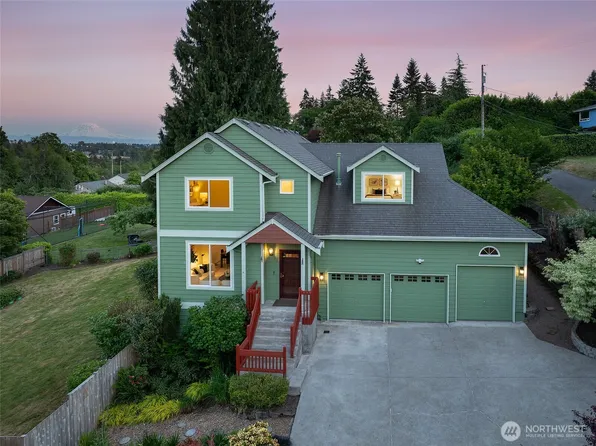 1013 S 204th Street, Des Moines, WA 98198