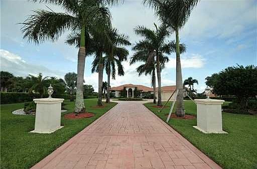 Home For Sale In Sherbrooke Estates