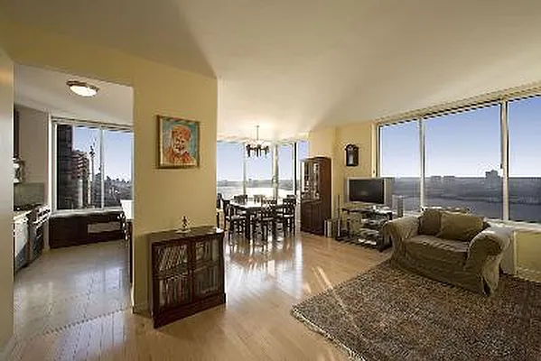 Rented by Corcoran | media 19